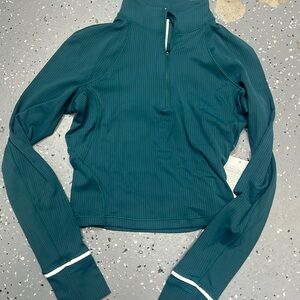 Lululemon it’s Rulu run ribbed cropped half zip